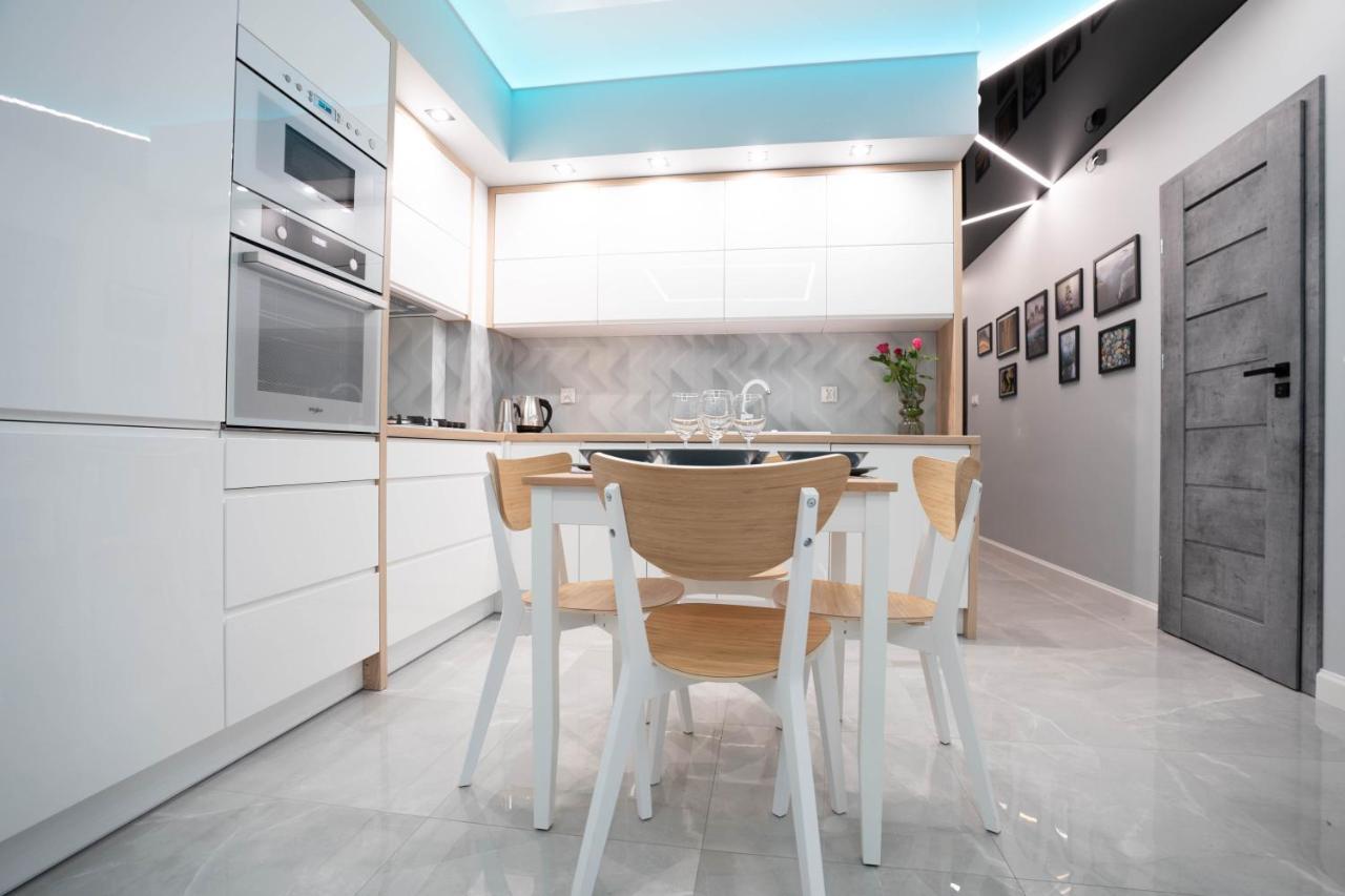 New Apartament Vip Blue Warszawa+Parking Wola Mrokowska エクステリア 写真